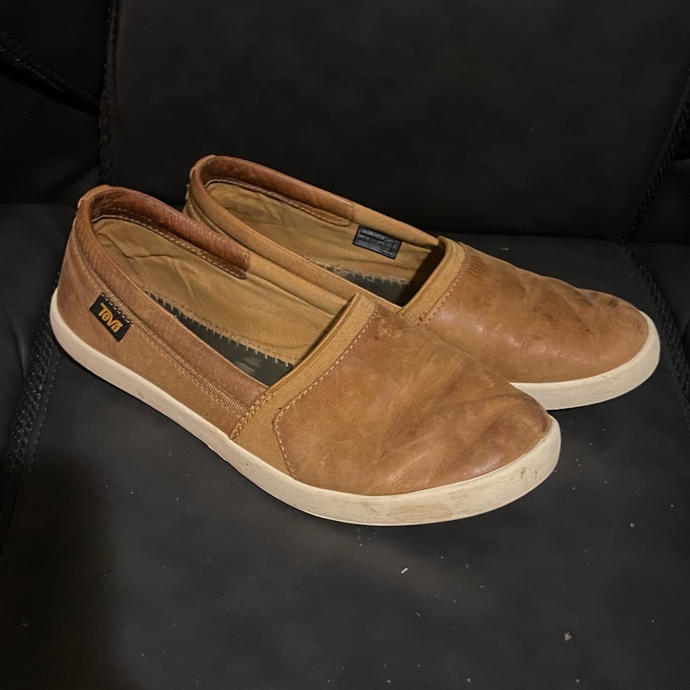 Teva slip on leather shoes